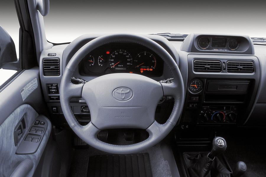 Торпедо Toyota Land Cruiser Prado 90 5-Door (J95W) 1999 года  (фото 10 из 17)